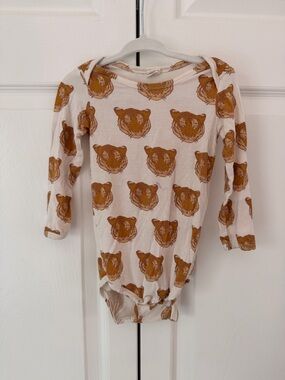 Kate Quinn LOT of play clothes. 18m/2t